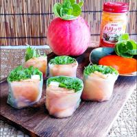 🍑桃と生ハムとクリームチーズの生春巻き🎶ハリッサソース